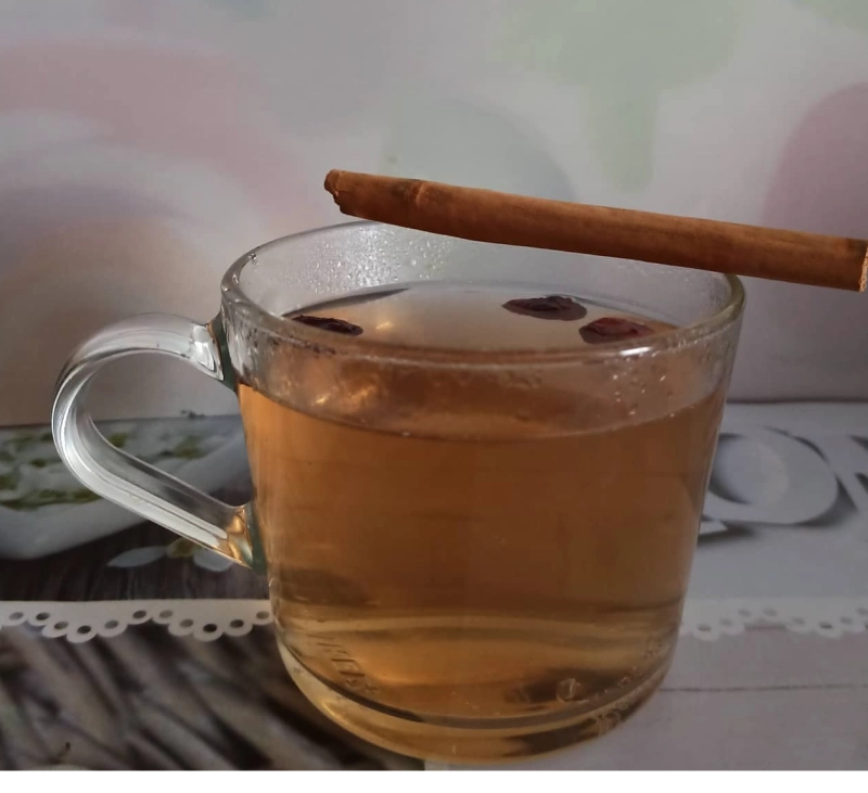 Infusión de frutos rojos con canela y clavo