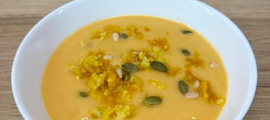 SOPA DE COLIFLOR AL CURRY