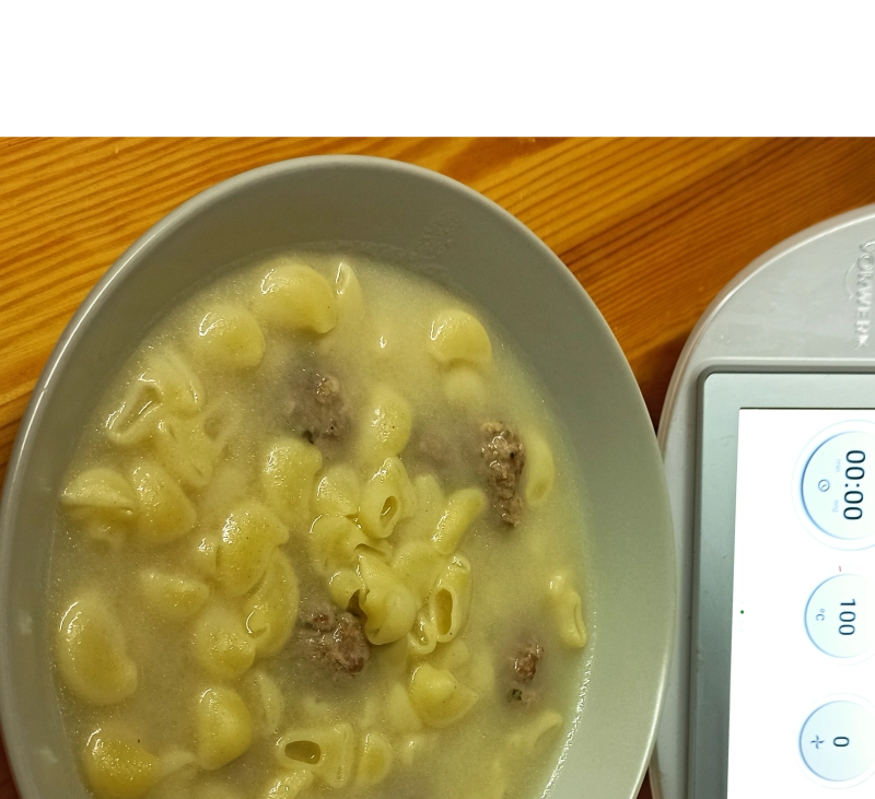 Caldo amb mandonguilles, ensaladilla i pollastre (batch cooking)