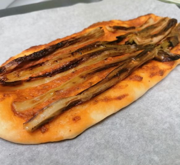 COCA DE FORNER AMB CALÇOTS